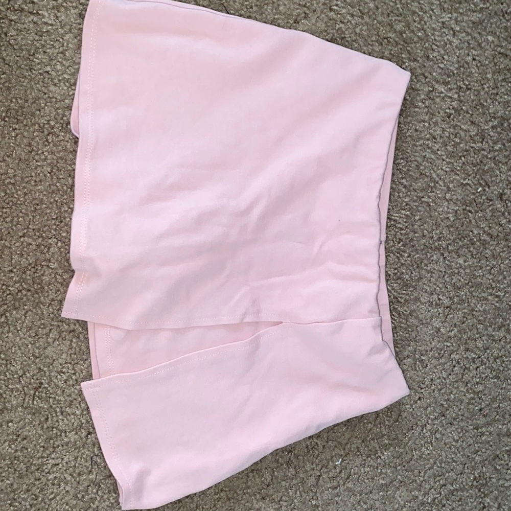 Pale pink skort with slit